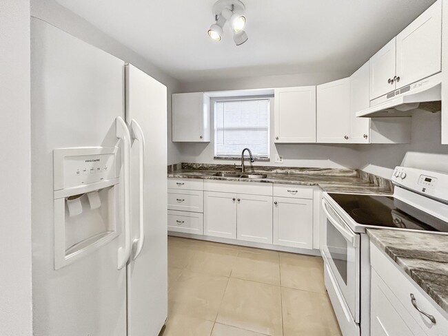 Photo - 4808 Cresthaven Blvd