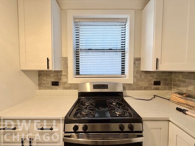 Photo - 3837 N Greenview Ave Unit GDN