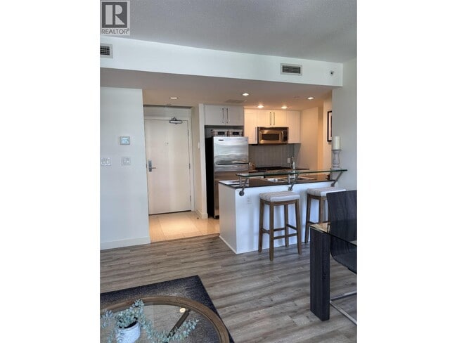 633 Kinghorne Mews Unit 906
