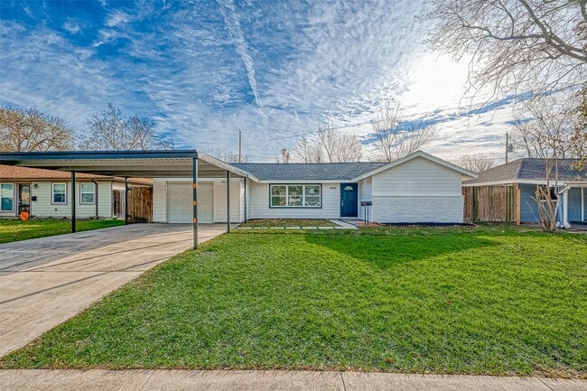 Building Photo - 1914 Lynnview Dr Rental