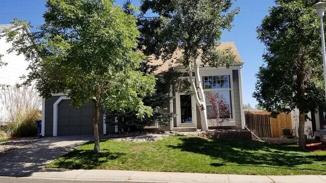 Building Photo - Charming 3-Bed, 2-Bath Home for Rent in Aurora – Backs to Open Space!