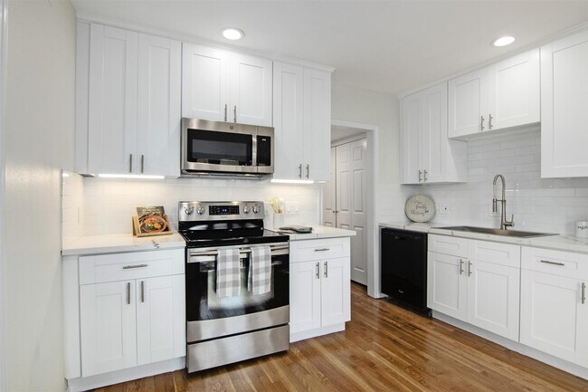 Photo - 2066 Augusta Dr