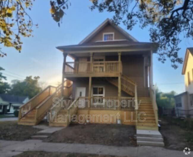Building Photo - 283 E Birch St Rental
