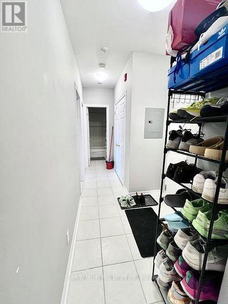 Photo - 409 College St