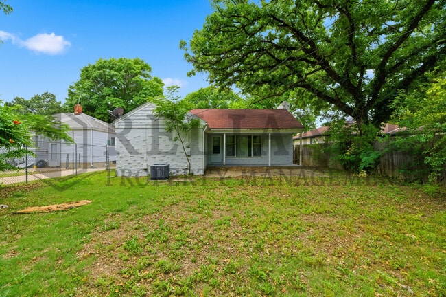 Photo - 1458 N Old Manor Rd