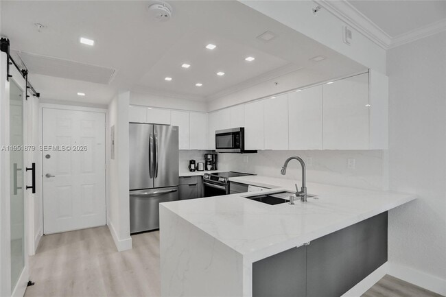 Photo - 2501 S Ocean Dr Unidad 704 (Available March 3)