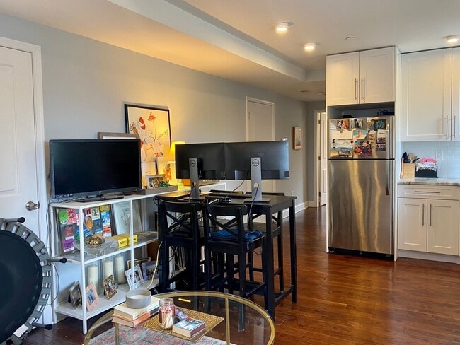 Photo - 2228 Summer St Unit 2