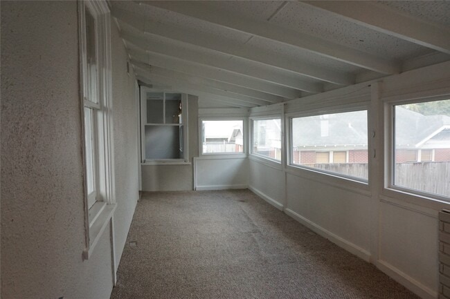 Photo - 1906 Ridgewood St Unit Garage