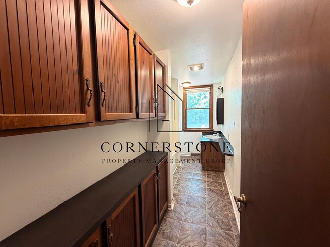 Photo - 2540 S Edgewood Dr Unit = 1