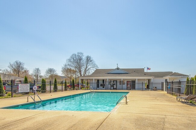Hello summer! Beautiful pool. Great for tanning! - 2121 Hwy 12 S Unit 138