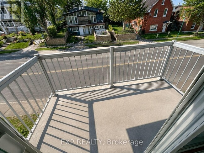 Photo - 2149 Laurier St