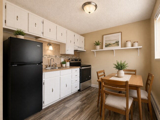 Photo - 791 W Prentice Ave