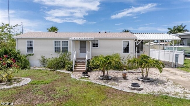 Building Photo - 701 Coral Dr