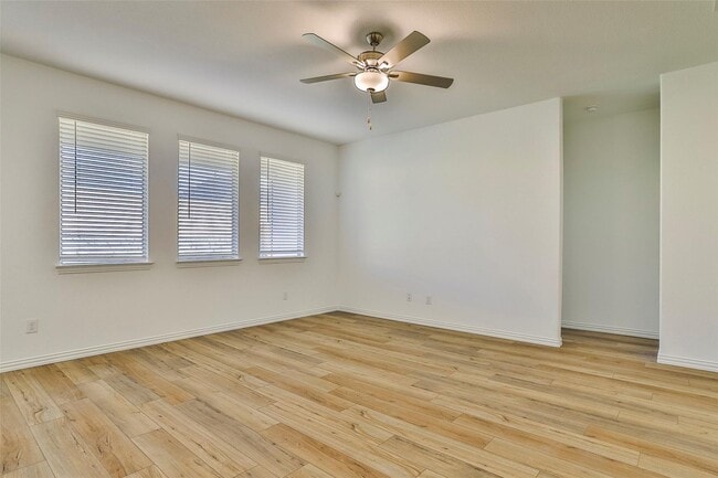 Photo - Cute Newer 4-2-2 N Ft. Worth