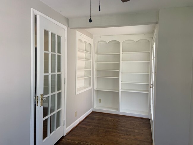 Photo - Kirkwood 2 BR convenient to shopping