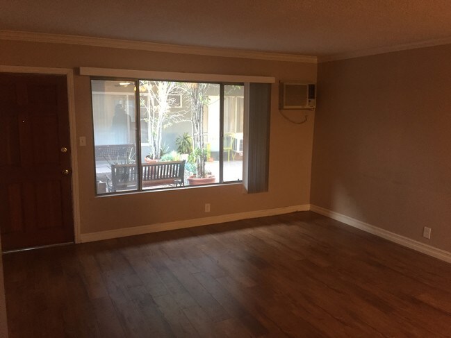 Photo - 826 N Hobart Blvd