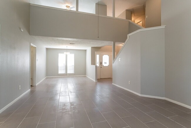 Photo - 2331 Rolling Glen Dr