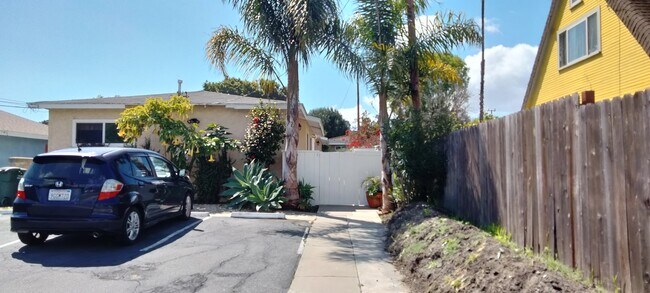 Photo - 2026 259th Pl Unidad 2026 1/2