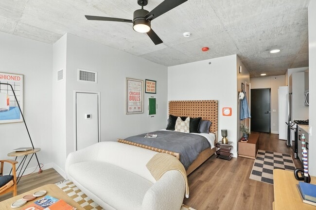 Photo - 1101 W Carroll Ave