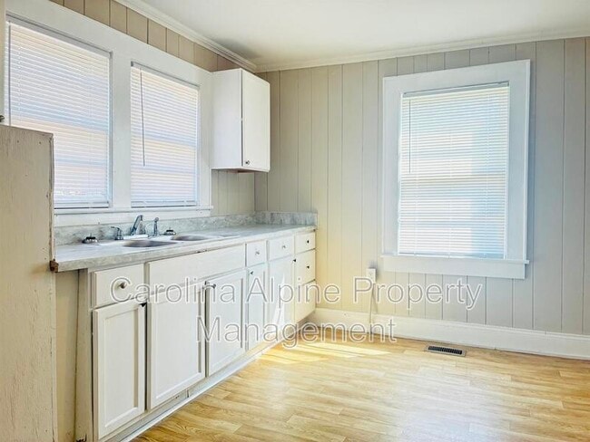 Photo - 2207 Garland Ave