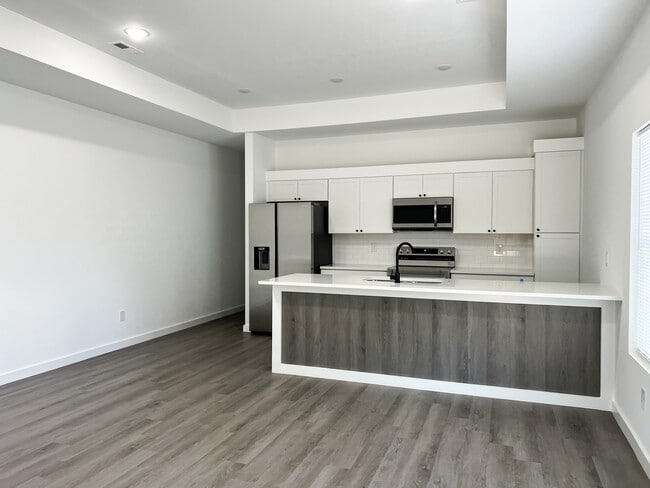 Photo - 30 Old Farm Rd Townhome