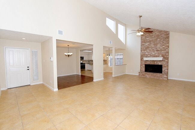 Photo - 2731 Colony Dr