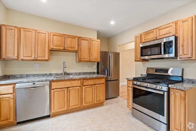 Building Photo - 570 Washington St Unit 3 Rental