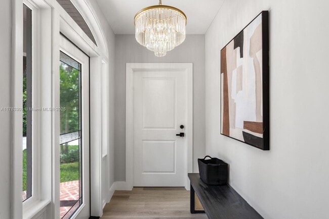 Photo - 4806 University Dr