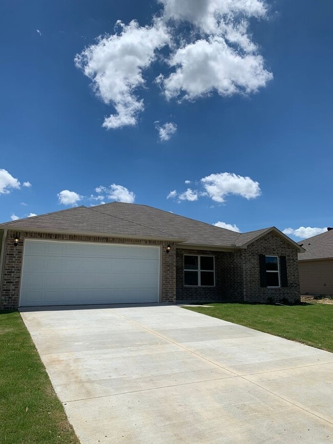Building Photo - New 3bed/2bath Home in Brody Reed Subdivision
