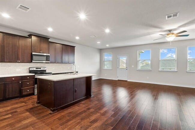 Photo - 277 Magna Ln