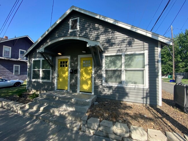 Building Photo - Move-In Ready! Unit 16 N Everett St. #B