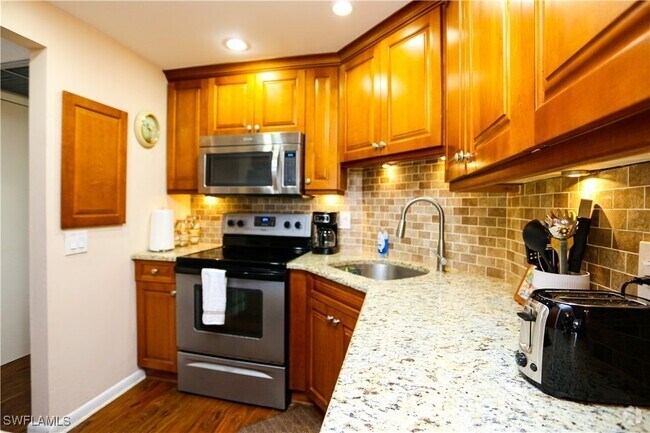 Building Photo - 5 Bluebill Ave Unit 311 Rental