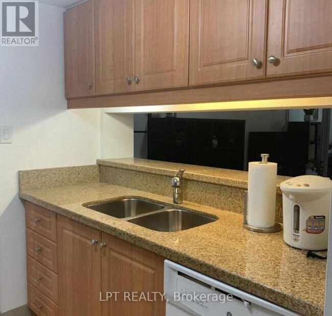 Photo - 717 Bay St. Unit 306