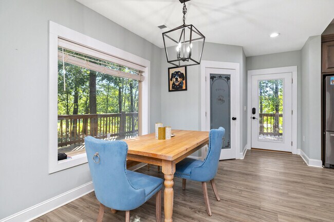 Photo - 930 Loring Mill Rd