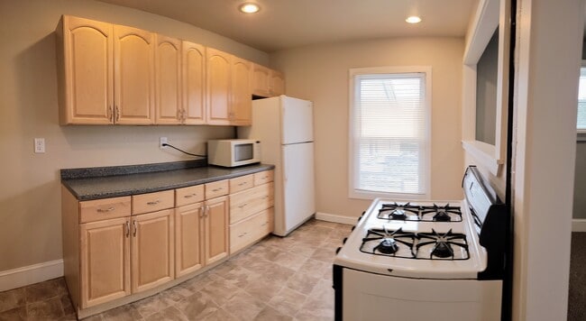 Photo - 1851 N Pulaski St Unidad B