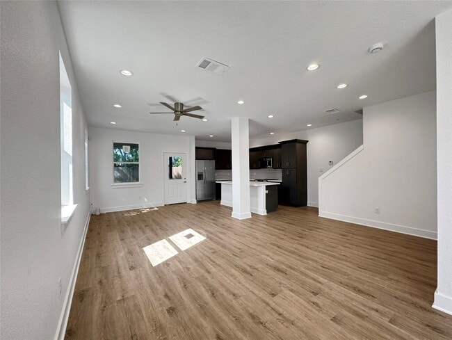 Building Photo - 5427 Bellfort Ave Rental