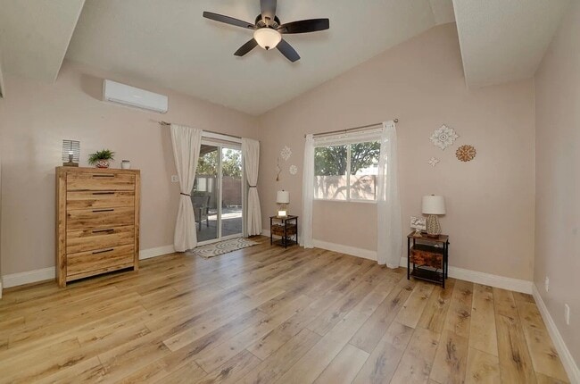 1012 Casa Maria Rd NE