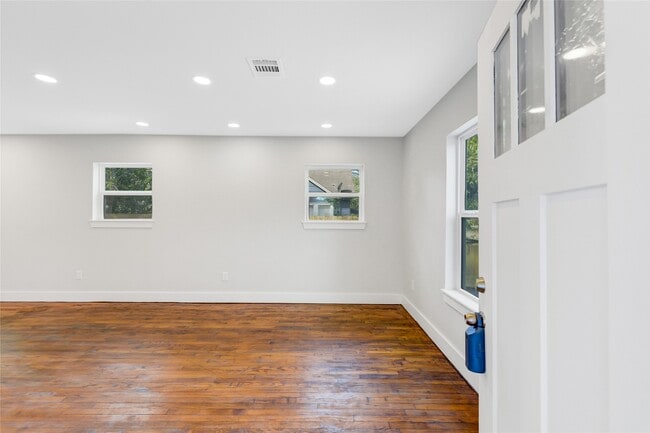 Photo - 312 Maple Ave