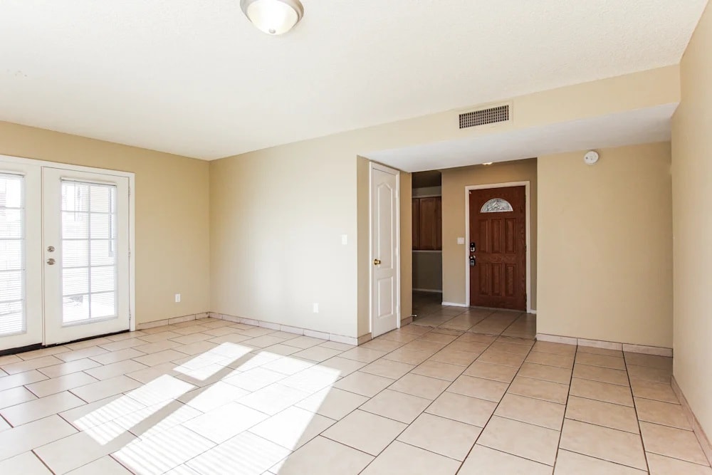 Photo - 3908 N 87th St