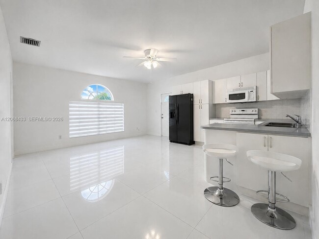 Photo - 14180 SW 8th Terrace Unidad 1