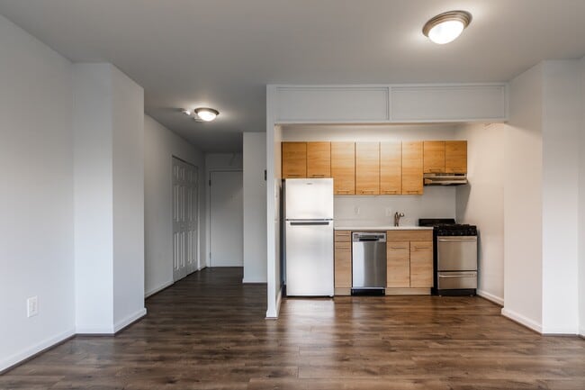 2620 16th Street Apartments