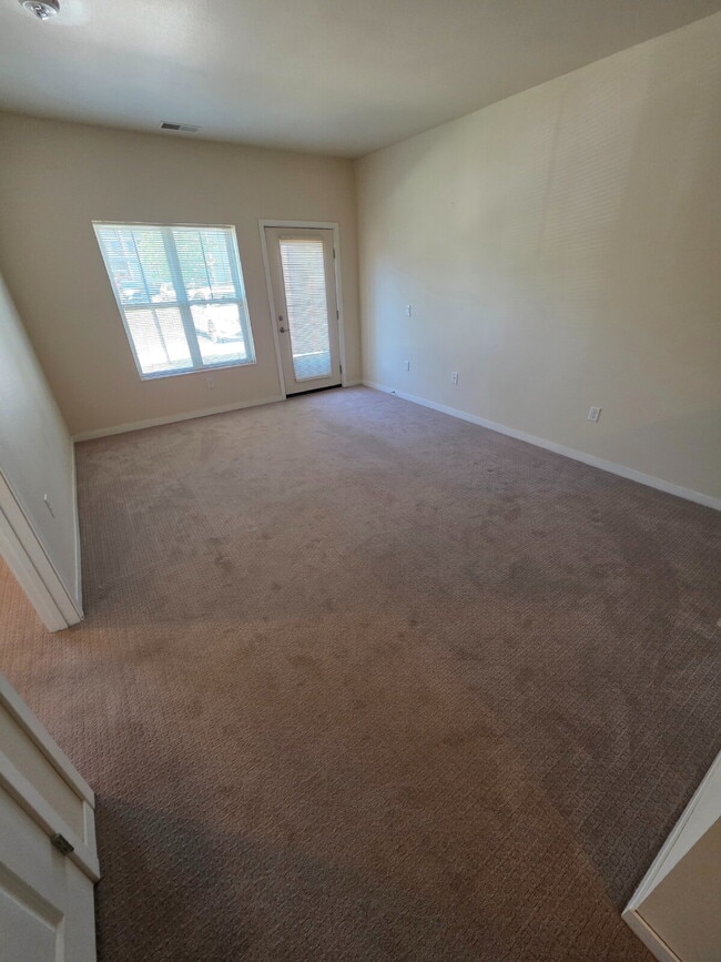 Photo - *HANDICAP ACCESSIBLE UNIT*
1 Bedroom | 1 Bathroom Lower Level Apartment Unit Available RIGHT NOW! Unit 104