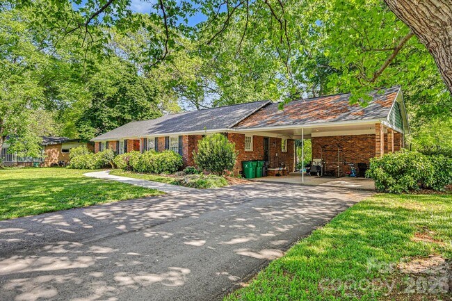 Photo - 2120 Rocky Knoll Dr