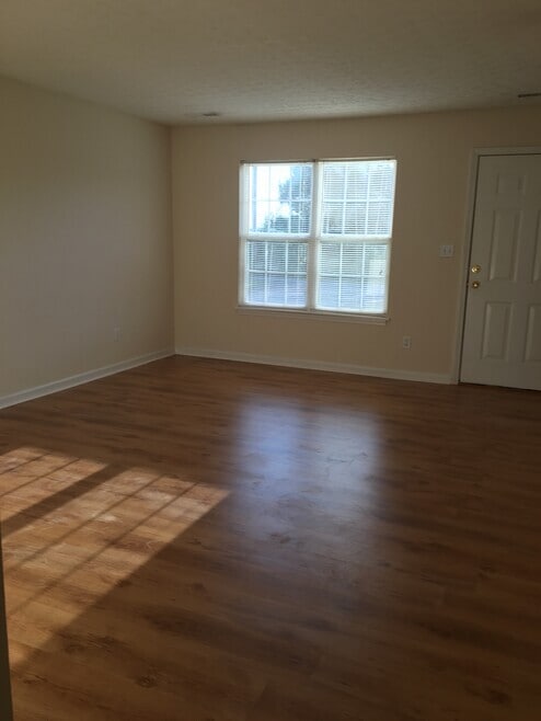 586 Lost Cir Unit C