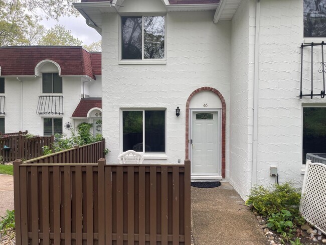 Building Photo - 46 Birchwood Rd Rental