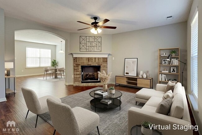 Photo - 160 Nicholas Dr