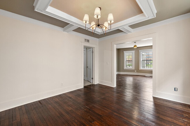 Photo - 1174 Taylor St