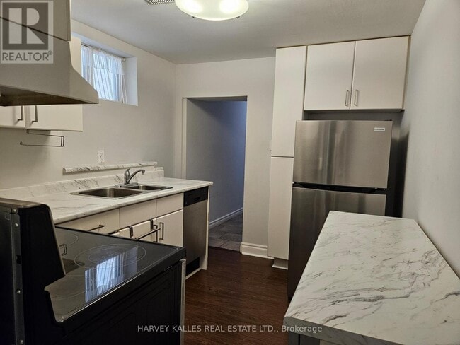 Photo - 85 Lanark Ave