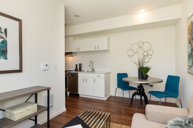 Photo - Vue on Harvard