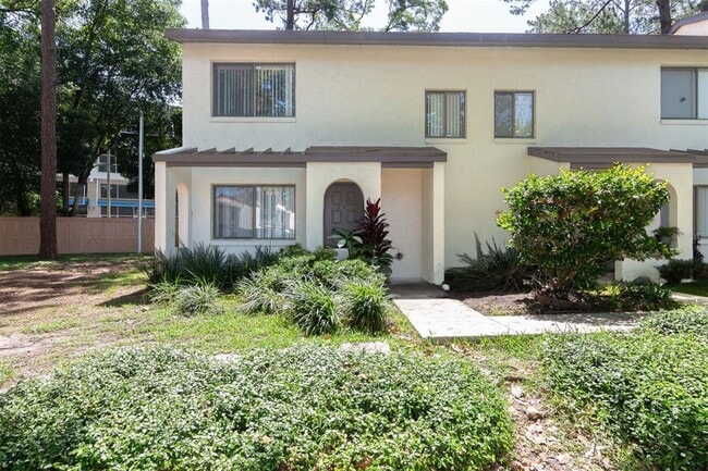 Building Photo - 2635 SW 35th Pl Rental